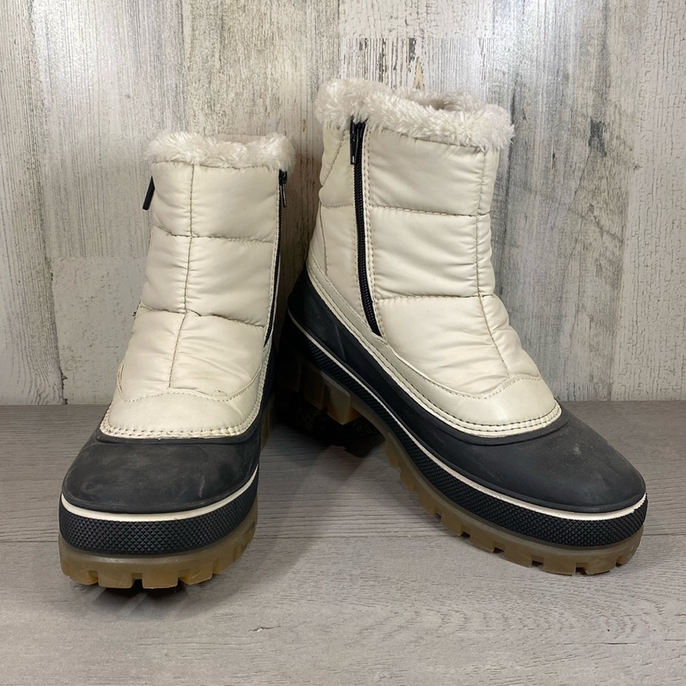 Women's Cream and Black Winter Boots - 8
